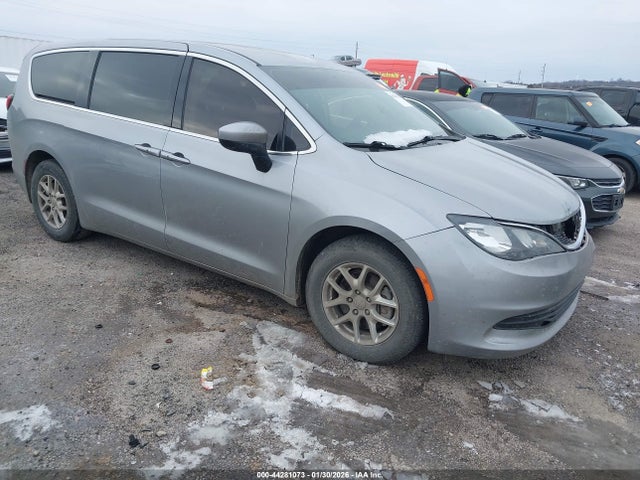 Salvage Chrysler Pacifica Image