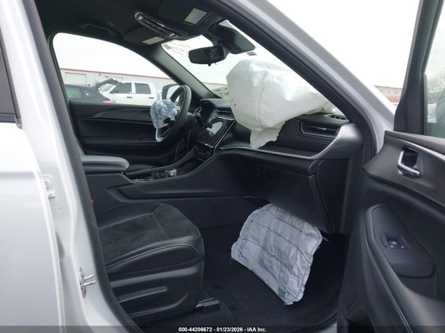 Jeep Grand Cherokee Altitude 4x4