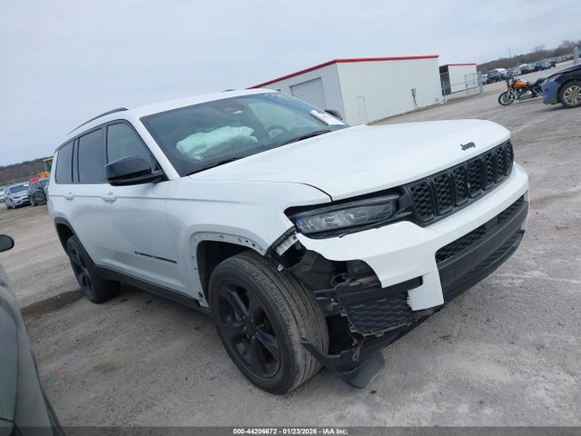 Salvage Jeep Grand Cherokee Image