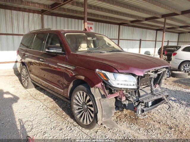 Salvage Lincoln Navigator Image