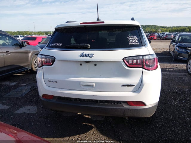 Jeep Compass Latitude Lux Fwd