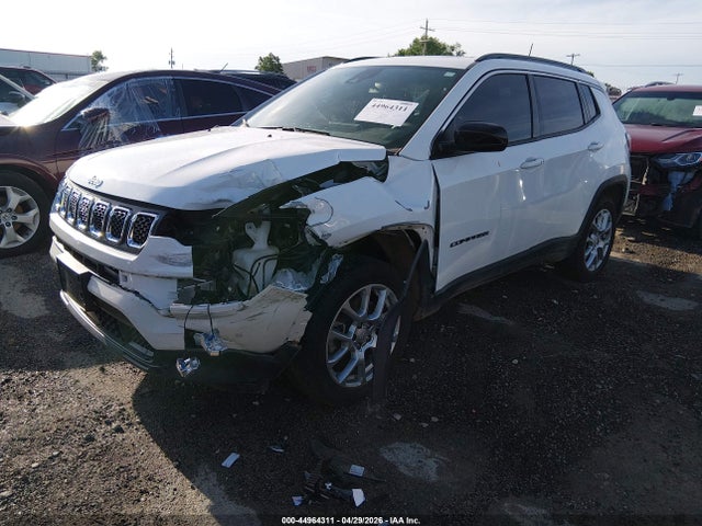 Jeep Compass Latitude Lux Fwd