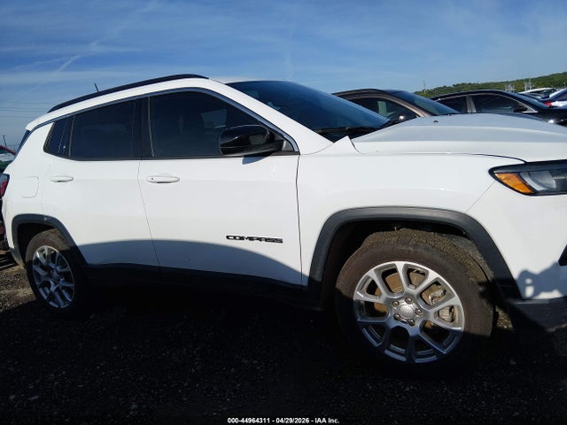 Jeep Compass Latitude Lux Fwd