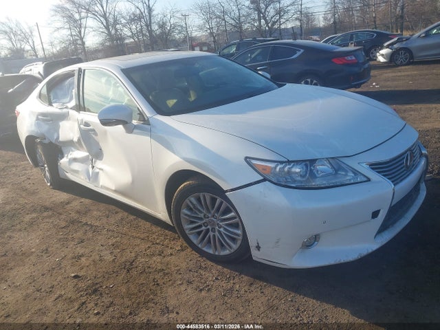 Salvage Lexus Es Image