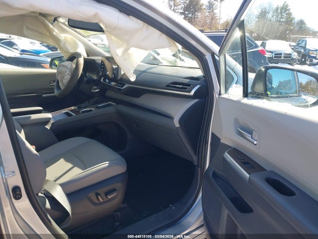 Toyota Sienna Xle