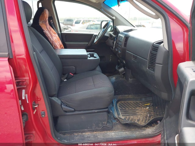 Nissan Titan Se