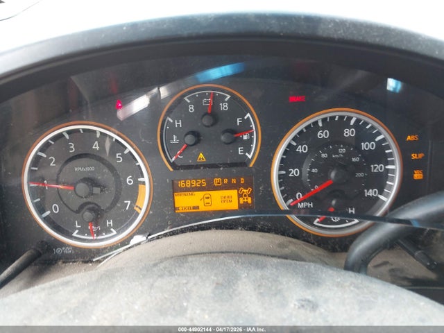 Nissan Titan Se