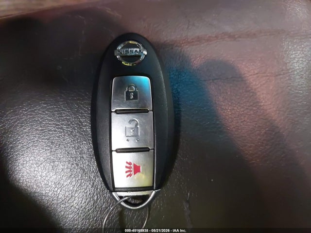 Nissan Pathfinder Le