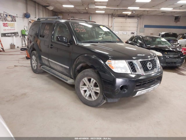 Salvage Nissan Pathfinder Image