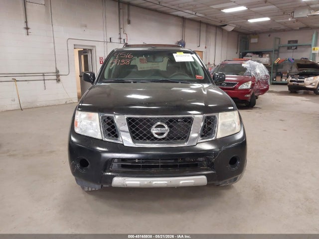 Nissan Pathfinder Le