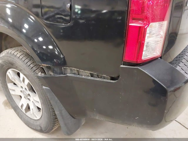Nissan Pathfinder Le
