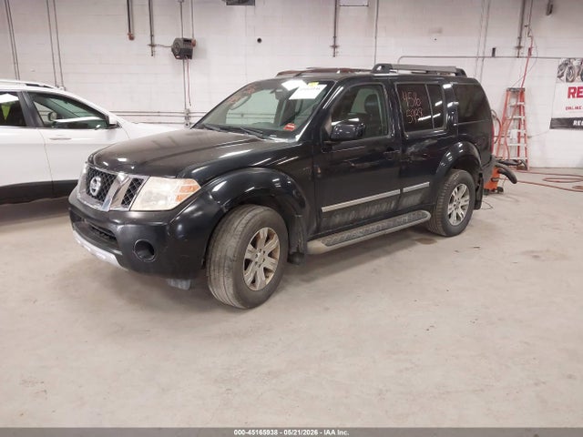 Nissan Pathfinder Le