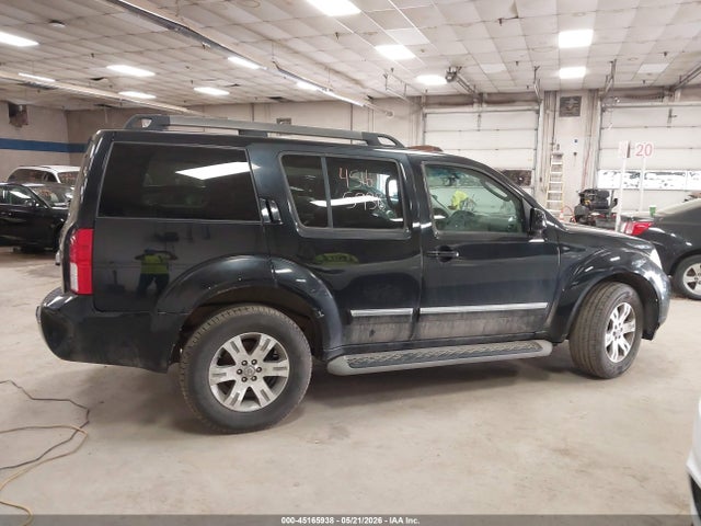 Nissan Pathfinder Le