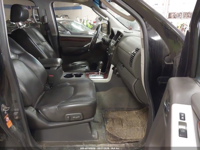 Nissan Pathfinder Le