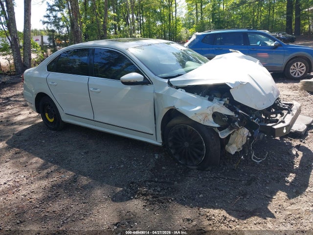 Salvage Volkswagen Passat Image