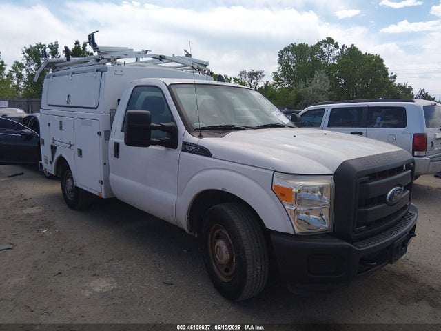 Salvage Ford F-350 Image