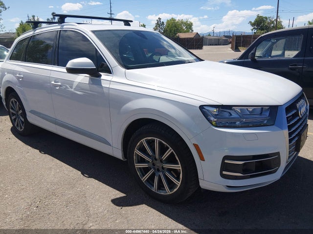 Salvage Audi Q7 Image