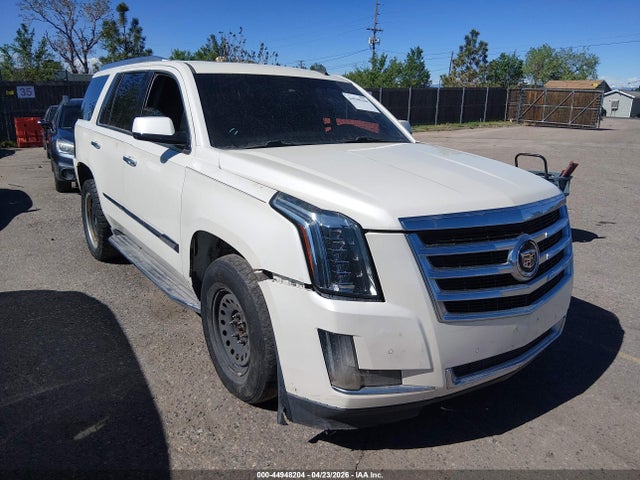 Salvage Cadillac Escalade Image