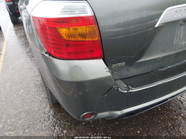 Toyota Highlander Base V6
