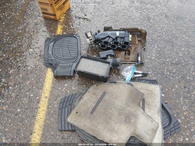 Toyota Highlander Base V6