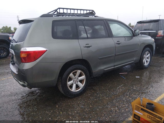 Toyota Highlander Base V6