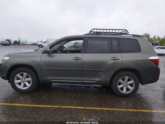 Toyota Highlander Base V6