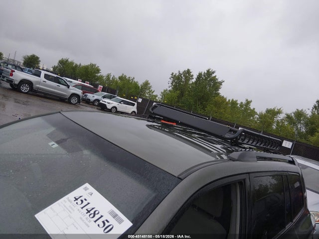 Toyota Highlander Base V6