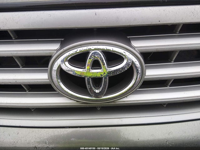 Toyota Highlander Base V6