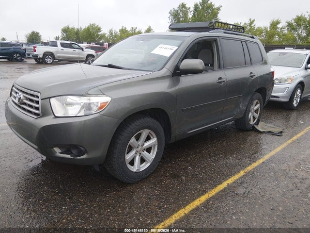 Toyota Highlander Base V6