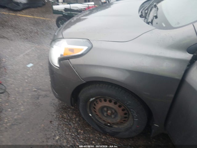 Nissan Versa 1.6 S+