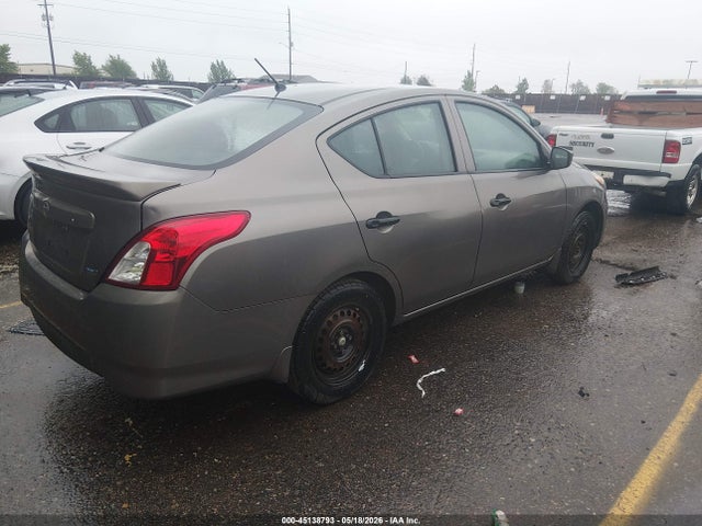 Nissan Versa 1.6 S+