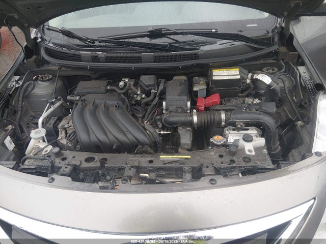 Nissan Versa 1.6 S+