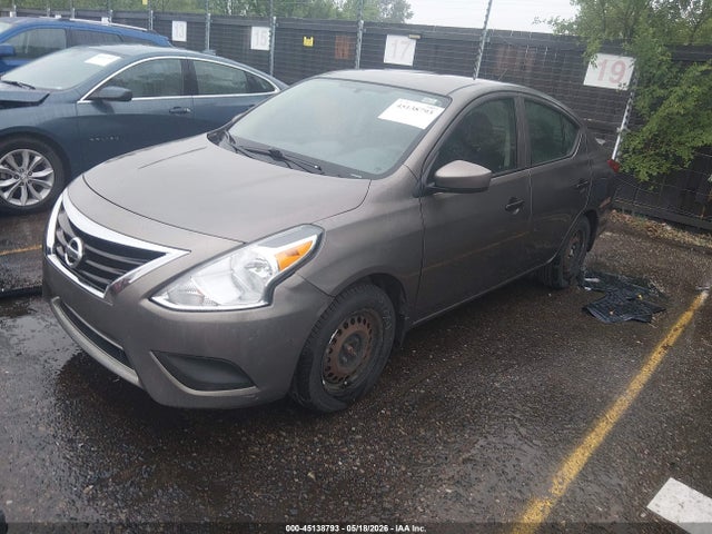 Nissan Versa 1.6 S+