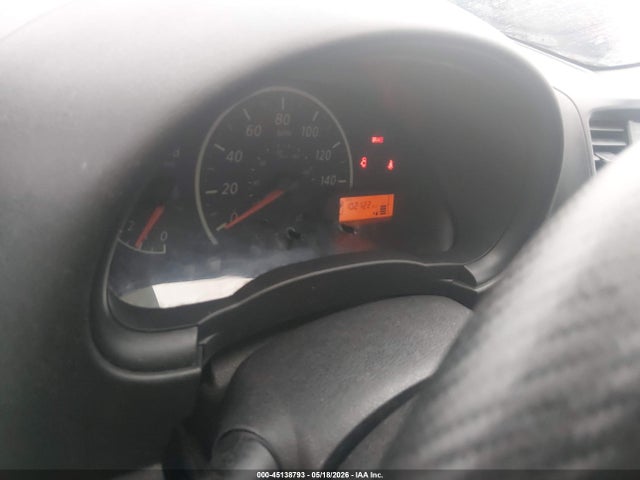 Nissan Versa 1.6 S+
