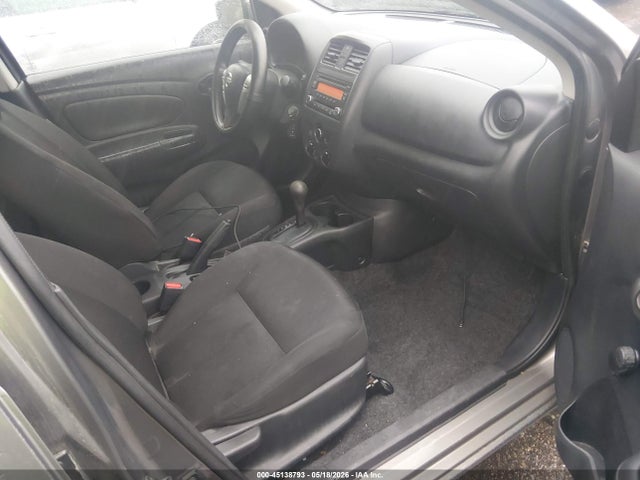 Nissan Versa 1.6 S+