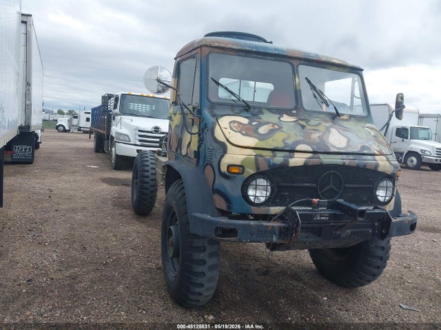 Salvage Mercedes-Benz Unimog Image