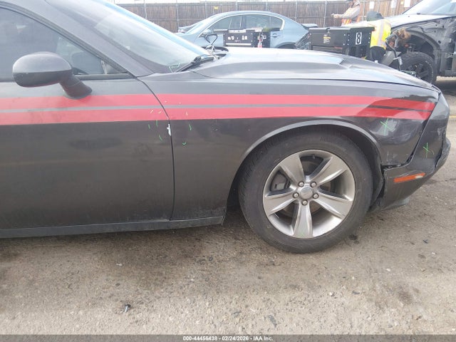 Dodge Challenger Sxt