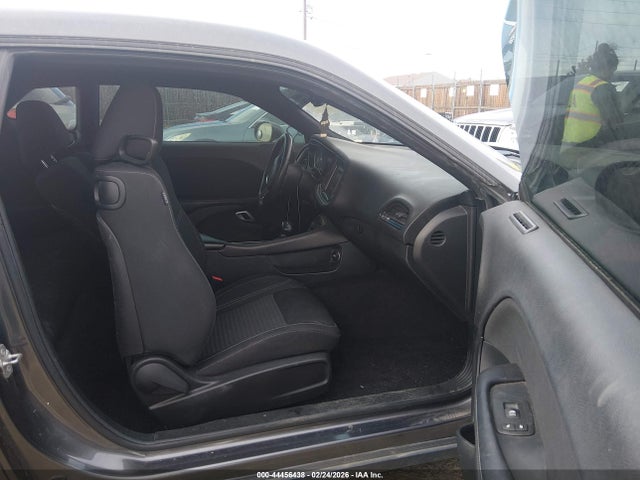 Dodge Challenger Sxt