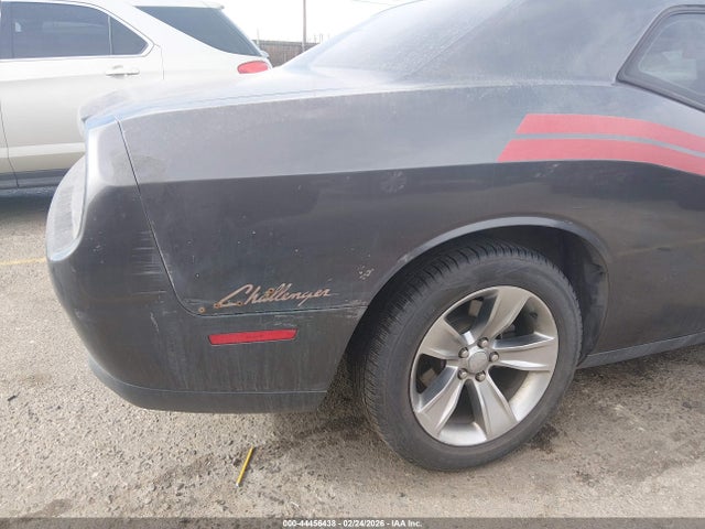 Dodge Challenger Sxt