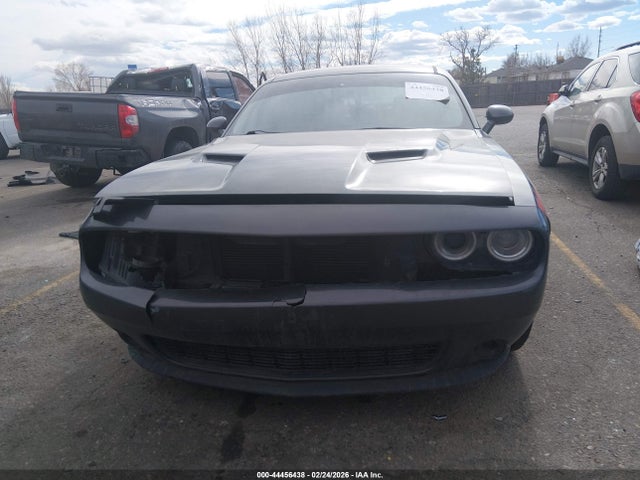 Dodge Challenger Sxt