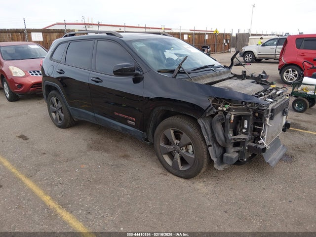 Salvage Jeep Cherokee Image