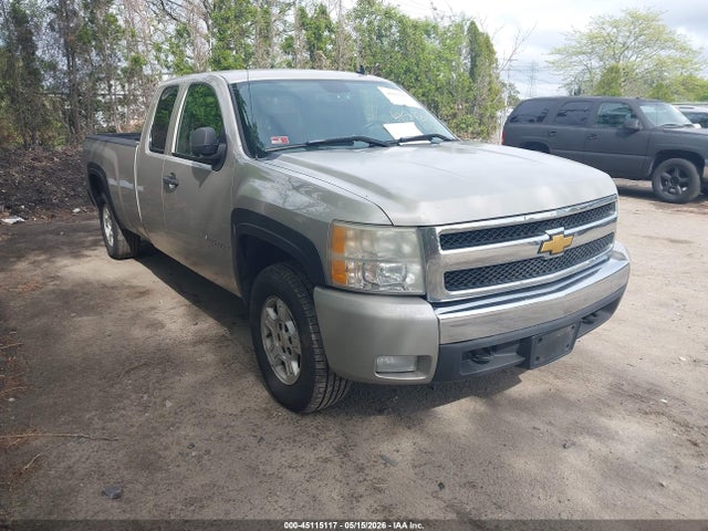 Salvage Chevrolet Silverado 1500 Image