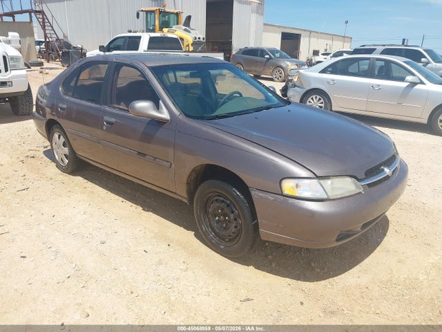 Salvage Nissan Altima Image