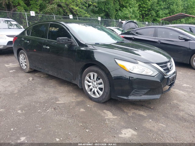 Salvage Nissan Altima Image