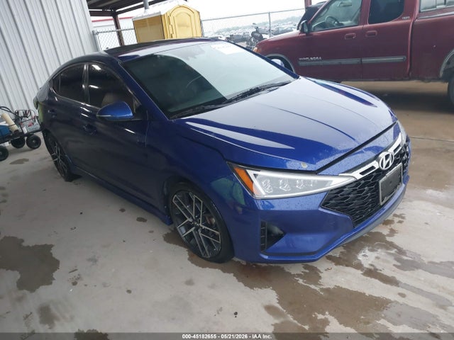 Salvage Hyundai ELANTRA Image