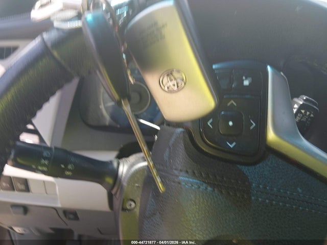 Toyota Sienna Xle Premium 8 Passenger