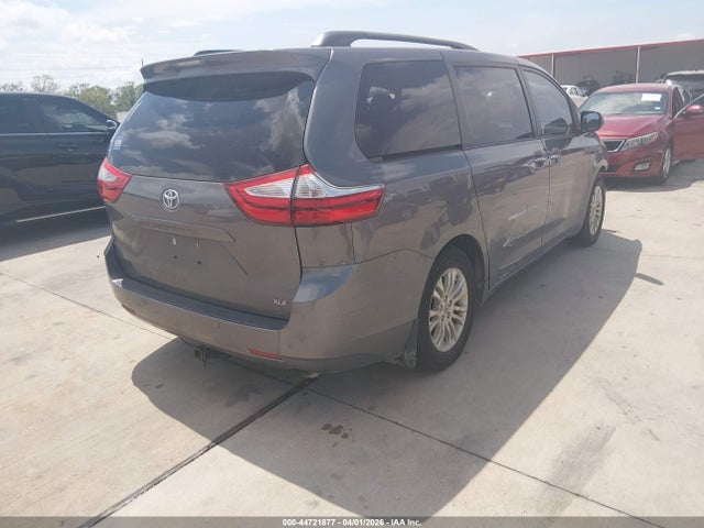 Toyota Sienna Xle Premium 8 Passenger
