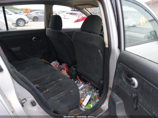 Nissan Versa 1.8s