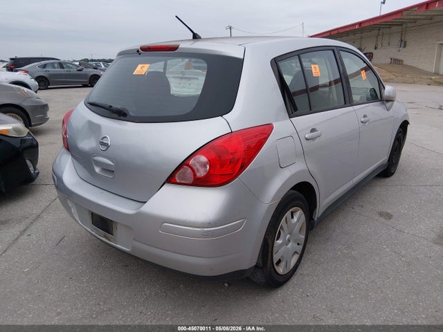 Nissan Versa 1.8s