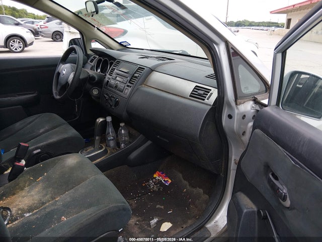Nissan Versa 1.8s